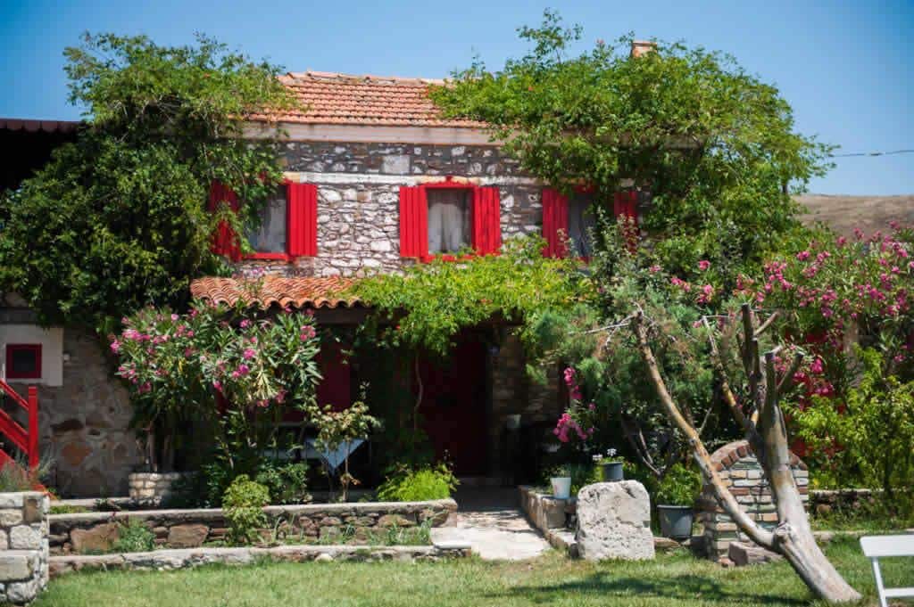 children’s play area – outdoor