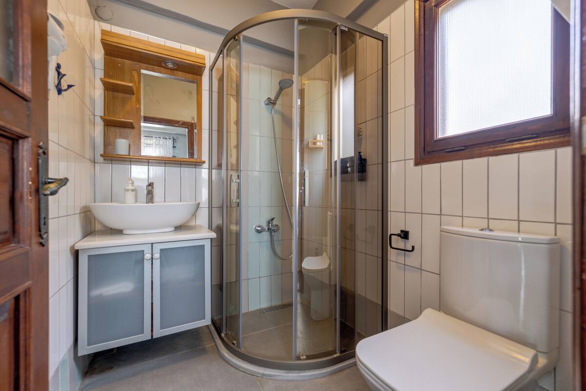 standard room, patio | bathroom | shower, free toiletries, hair dryer, slippers