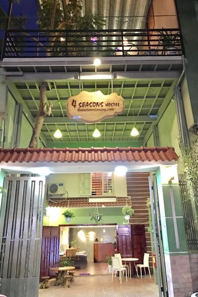 4 Seasons Hostel