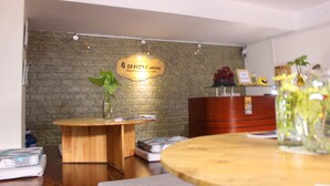 Reception - 4 Seasons Hostel (Da Nang)