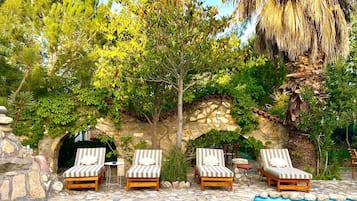 Outdoor pool, pool umbrellas, sun loungers