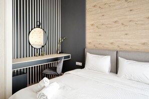 City Apartment, 2 Bedrooms, Patio, Ground Floor | Premium bedding, in-room safe, individually decorated