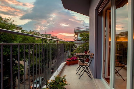 Superior Apartment, 2 Bedrooms, 2 Bathrooms | Balcony. Muses Residence