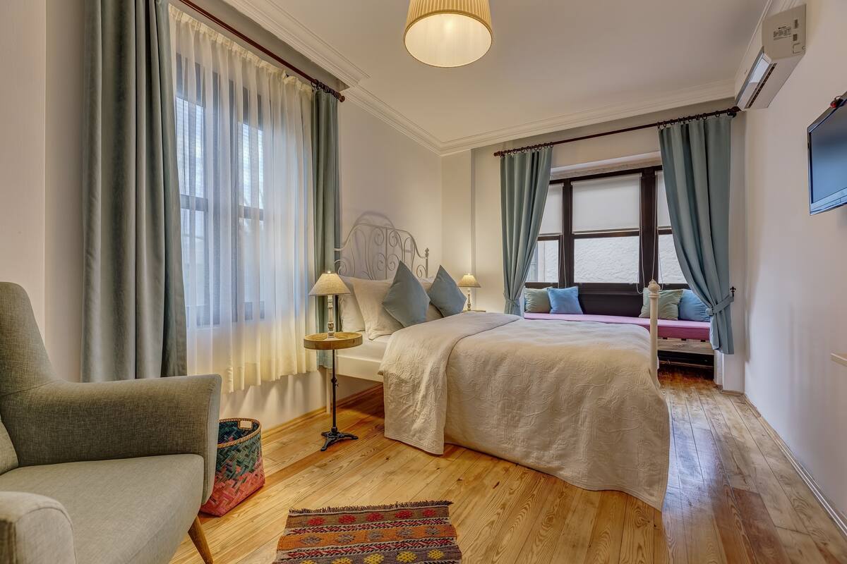 Deluxe-Doppelzimmer | Hochwertige Bettwaren, Minibar, Bügeleisen/Bügelbrett