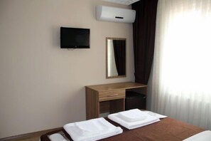 LCD TV - Simper Hotel (Istanbul)