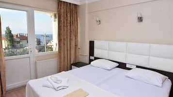 Chambre Double Deluxe, vue mer | Literie de qualité supérieure, minibar, bureau, Wi-Fi gratuit