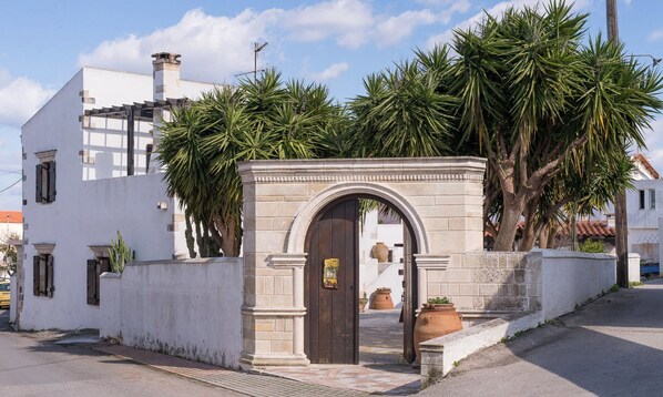 Property entrance - Villa Tzivaeri (Chania)