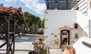 Villa, 3 Bedrooms, Mountain View | Terrace/patio