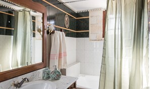Villa, 3 Bedrooms, Mountain View | Bathroom