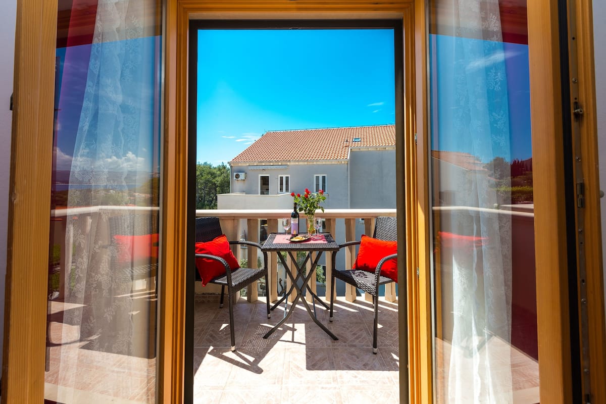 Superior Apartment, 1 Bedroom, Balcony, Sea View | Premium bedding, WiFi (free), bed sheets
