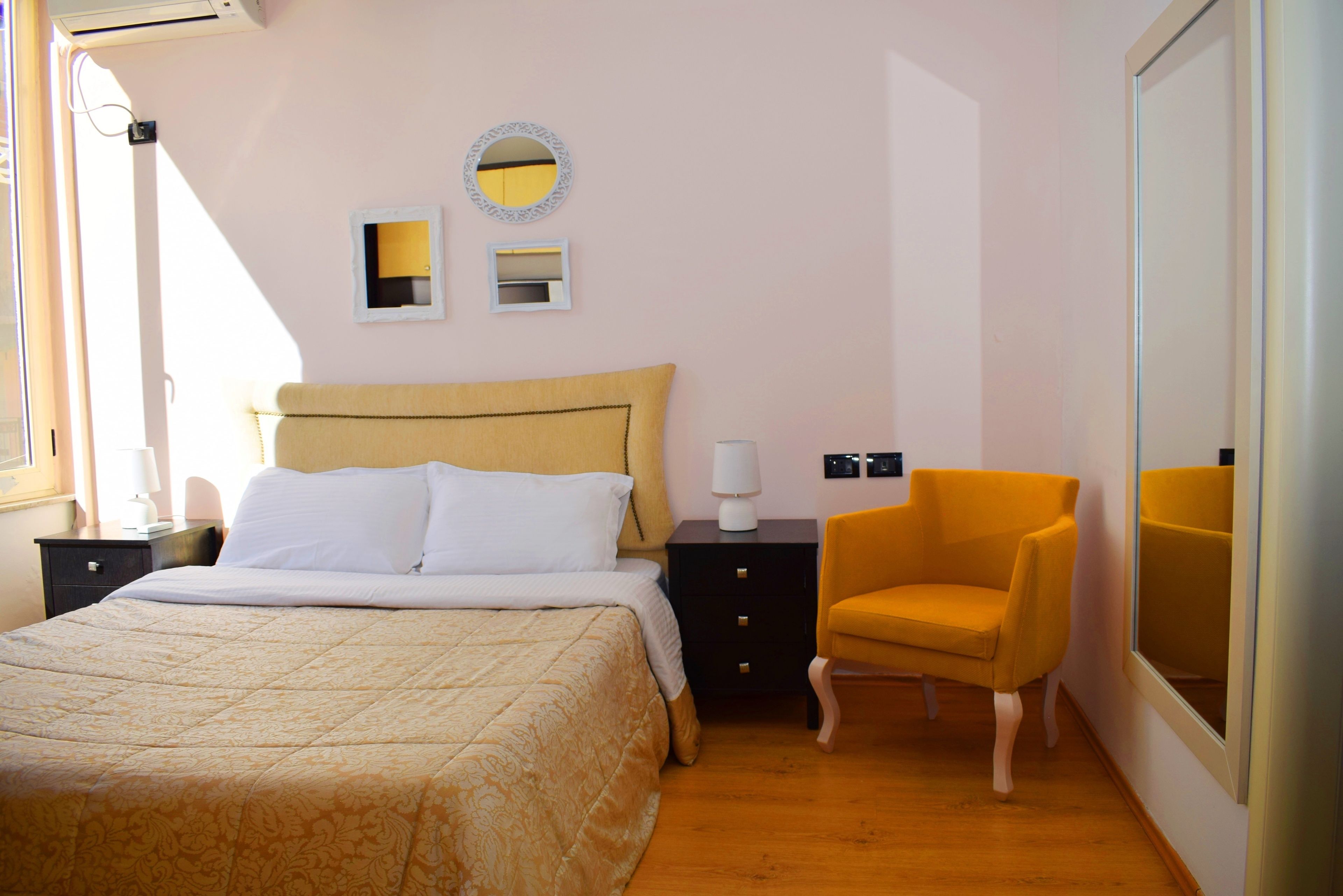 double room | minibar, desk, soundproofing, rollaway beds