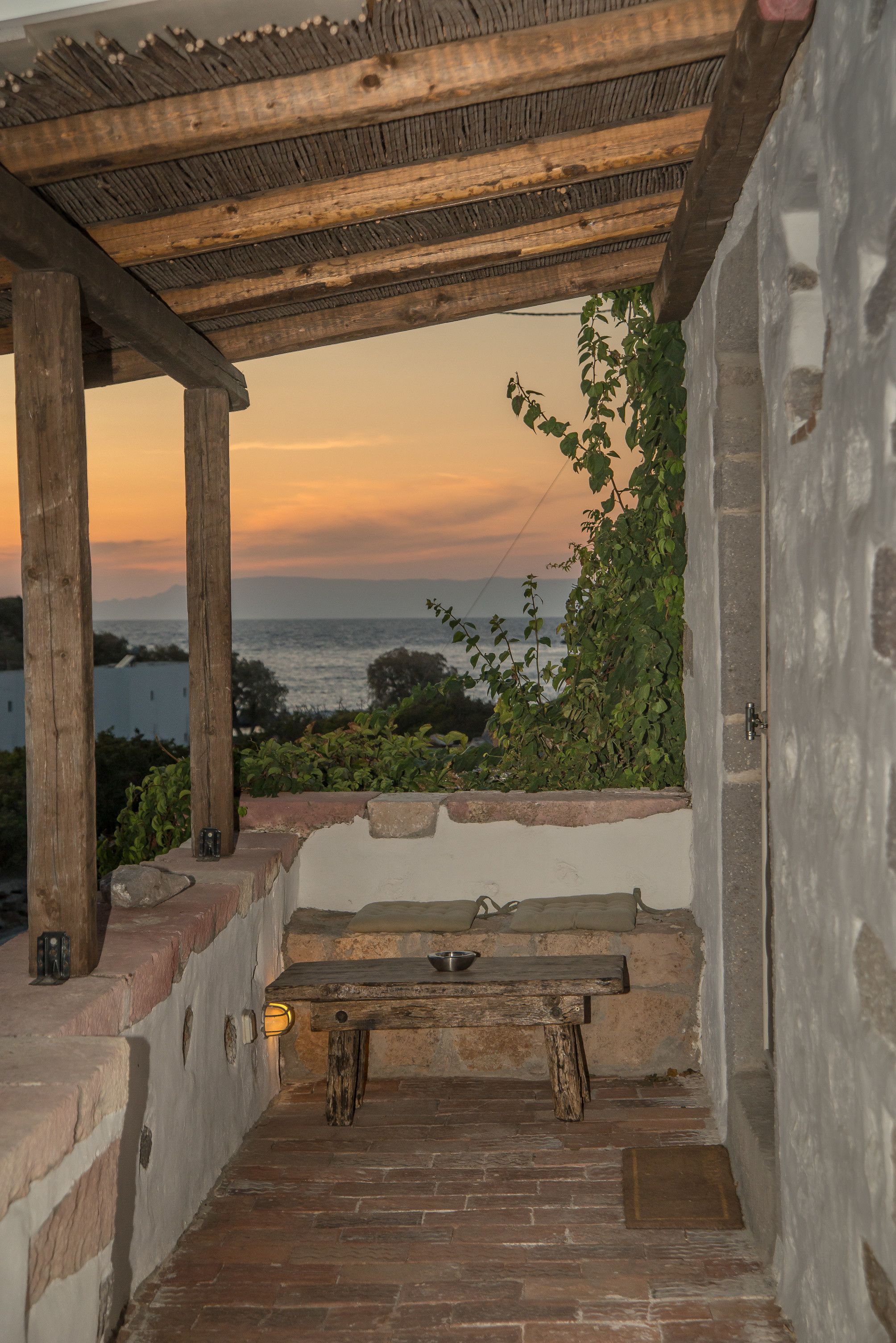 Loft, Lanai, City View