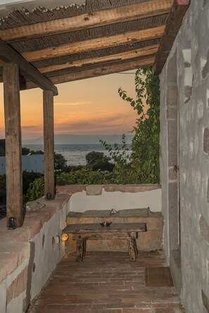 Loft, Lanai, City View | In-room safe, soundproofing, free cots/infant beds, free WiFi - Anemos Houses (Patmos)