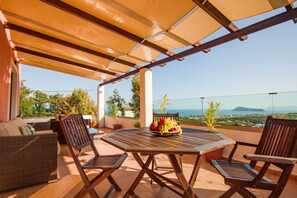 Villa, 5 Schlafzimmer, eigener Pool | Terrasse/Patio