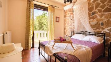 Villa | In-room safe, iron/ironing board, free WiFi