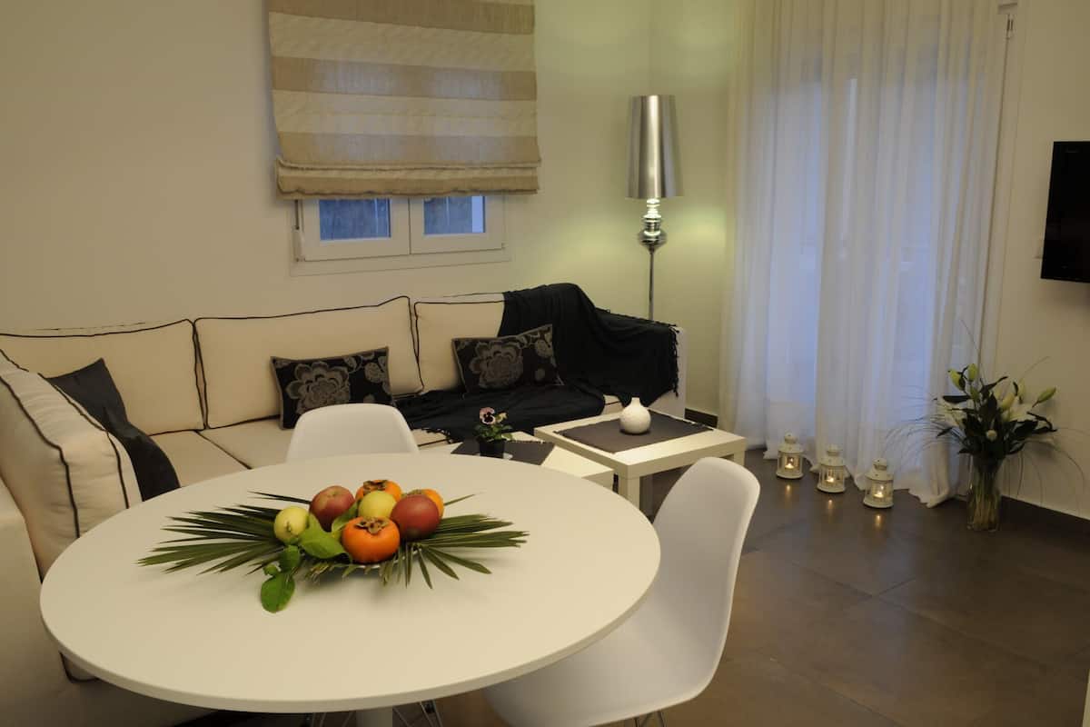 Family Suite | In-room safe, desk, soundproofing, free WiFi