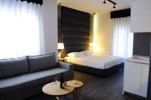Deluxe Suite | In-room safe, desk, soundproofing, free WiFi - Fillis House (Sithonia)
