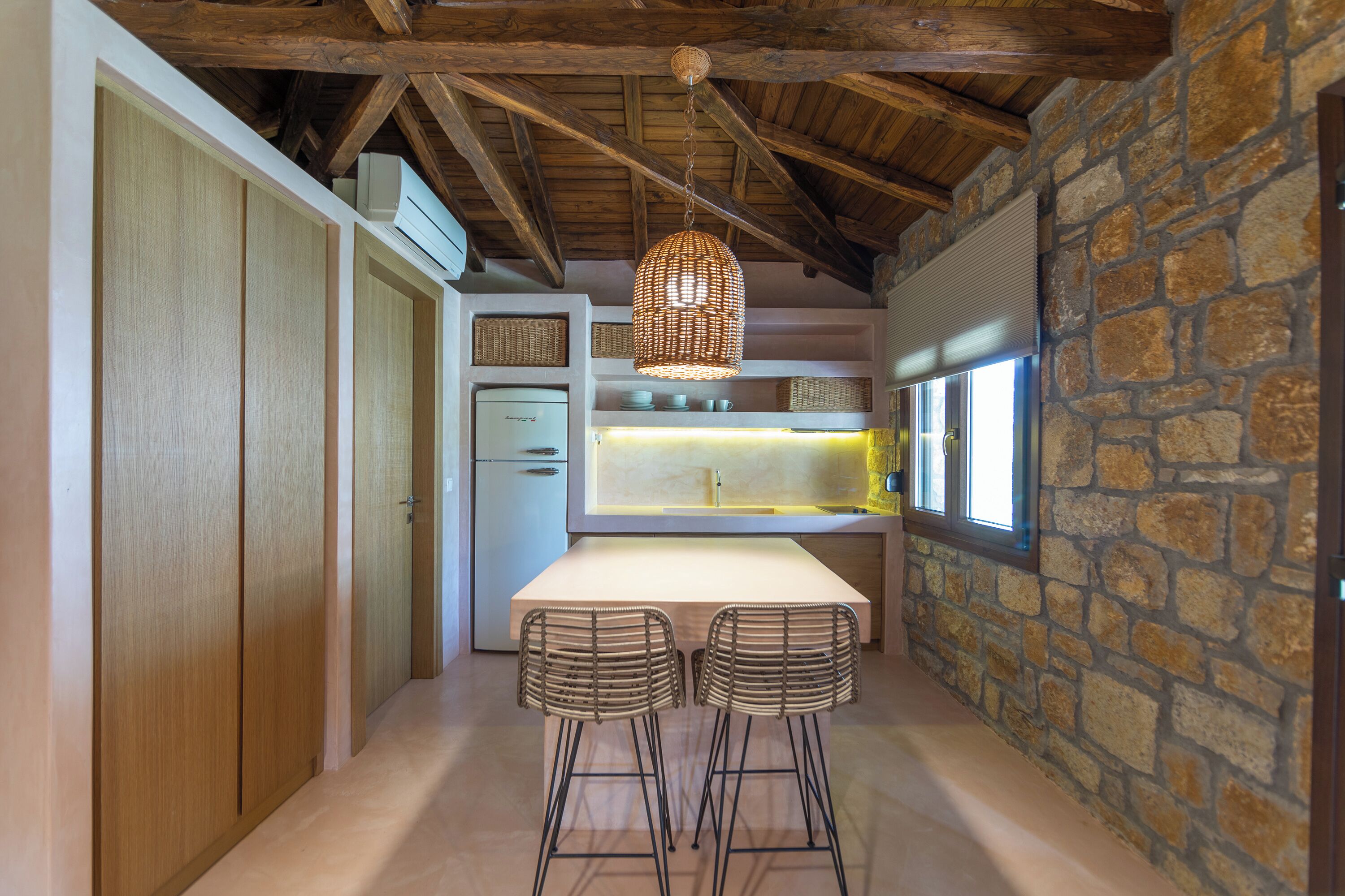 Stone House | Cucina privata | Frigorifero, piano cottura, macchina per tè/caffè, bollitore elettrico