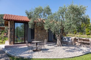 Stone Junior Suite Pool View | Terraza o patio