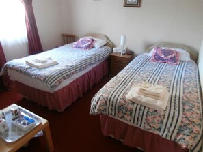 Twin Room, Ensuite - Monorene Guest House (Galashiels)