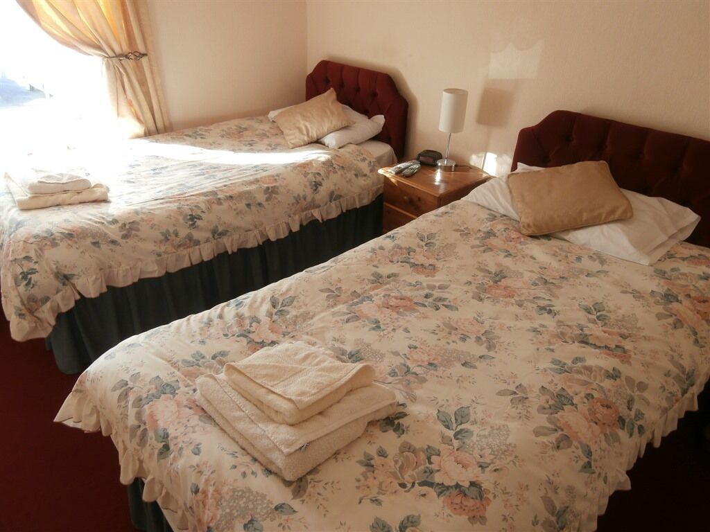 Twin Room, Shared Bathroom