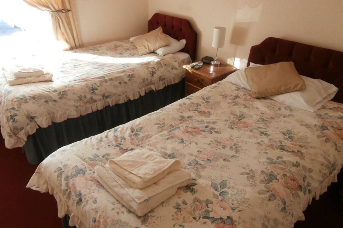 Twin Room, Shared Bathroom