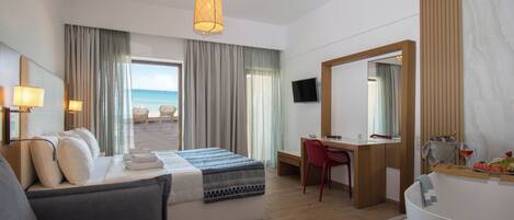 Junior Suite, 1 Queen Bed, Bathtub, Sea View | 1 bedroom, in-room safe, laptop workspace, soundproofing