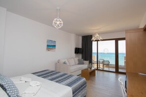 Junior Suite, Sea View | In-room safe, laptop workspace, soundproofing, free WiFi - Yianna Caravel Suites "by Checkin" adults only (Malevizi)