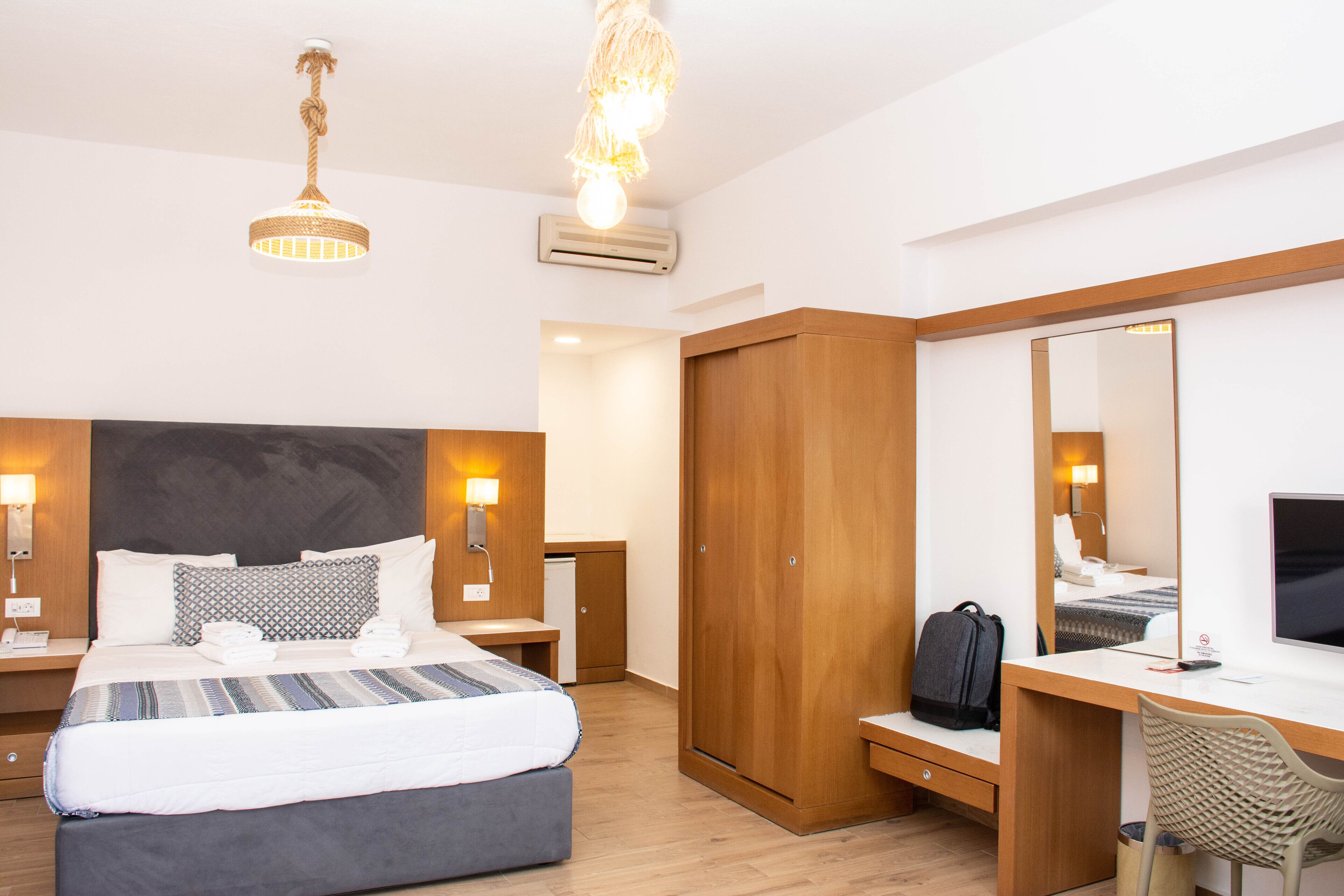 Junior Suite, Jetted Tub | In-room safe, laptop workspace, soundproofing, free WiFi