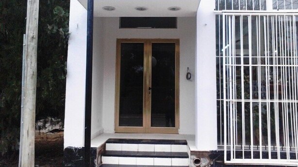 Entrada al alojamiento
