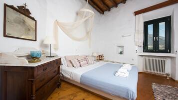 Traditional Villa, 4 Bedrooms | 4 bedrooms, individually decorated, individually furnished