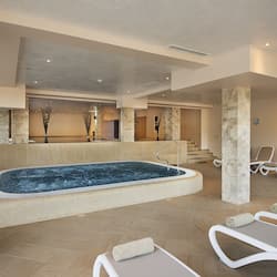 Indoor spa tub