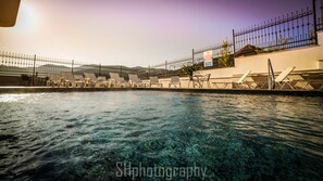 Piscine couverte, piscine extérieure (ouverte en saison)