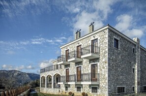 Exterior -  Xenonas Ouranogiton (South Kynouria)