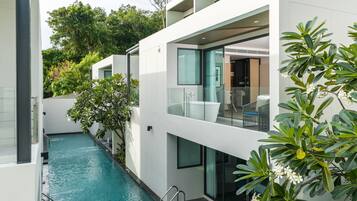 Deluxe Room, Pool View | View from room