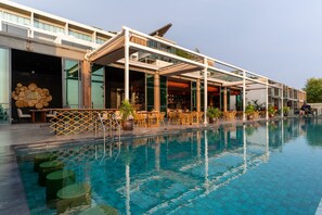 Breakfast, lunch and dinner served - My Beach Resort Phuket (Wichit)
