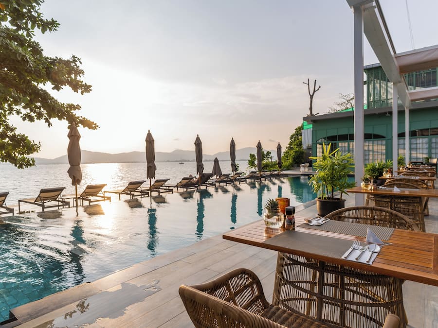 Breakfast, lunch, dinner served; international cuisine, beach views