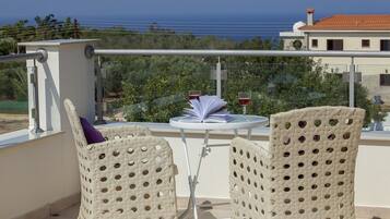 Huvila, 5 makuuhuonetta, yksityinen uima-allas | Parveke