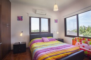 Villa, 5 Schlafzimmer, eigener Pool