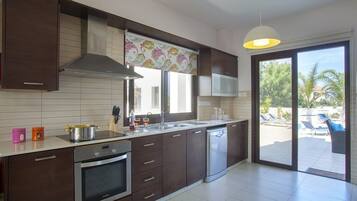 Villa, 5 Bedrooms, Private Pool | Private kitchen | Full-size fridge, microwave, oven, stovetop