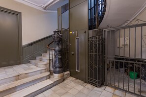 Staircase - Casual Blue  (Bilbao)