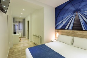 Double Room | In-room safe, individually decorated, individually furnished, desk - Casual Blue  (Bilbao)