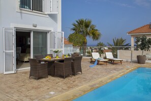 Villa Deluxe, 3 habitaciones | Terraza o patio