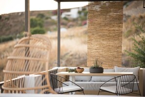 Soundproofing, iron/ironing board, free cots/infant beds, free WiFi - Black Cactus (Mykonos)