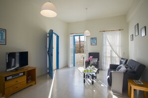 Apartment, 2 Schlafzimmer | Wohnbereich | Flachbildfernseher, DVD-Player
