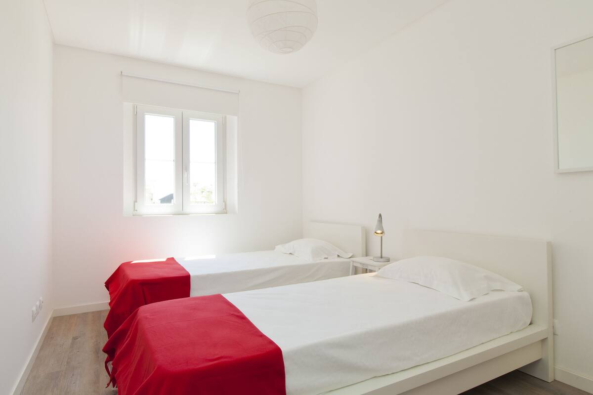 Departamento, 2 habitaciones | Insonorización, tabla de planchar con plancha y cunas gratuitas