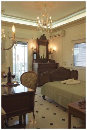 Deluxe Triple Room | Soundproofing, iron/ironing board, free WiFi - Hotel Esperides (Naxos)