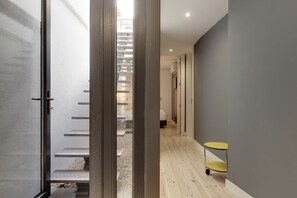 Căn hộ, 2 phòng ngủ, hiên | Hiên