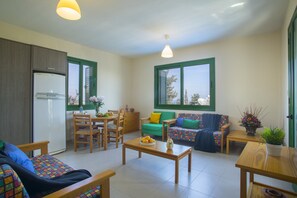Living area - Protaras Olive Suite (Paralimni)