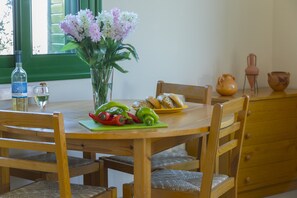 In-room dining - Protaras Olive Suite (Paralimni)